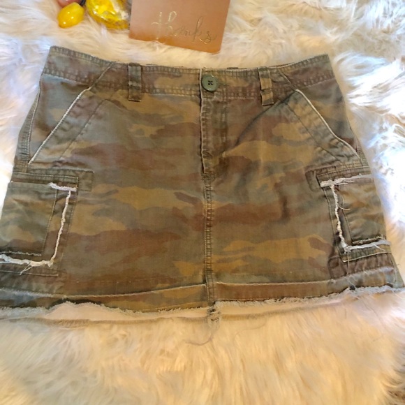 Old Navy Dresses & Skirts - ⚓️ Old Navy Camouflage cargo Skirt